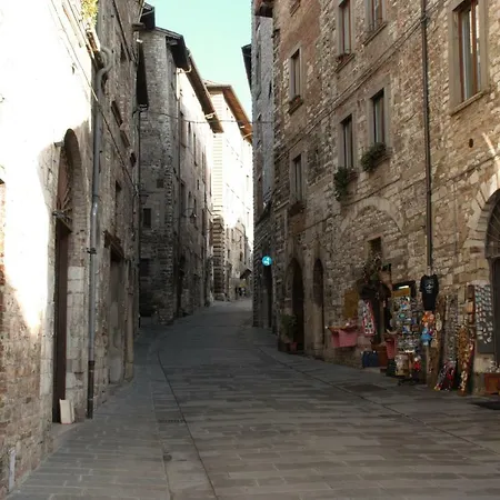 Happy House - Quartiere Monumentale Apartment Gubbio Exterior photo